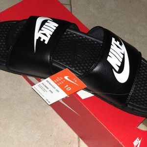 Nike Slides *New*